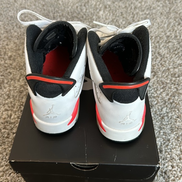 Air Jordan 6 Retro BG  White/Infrared-Black - Picture 4 of 6